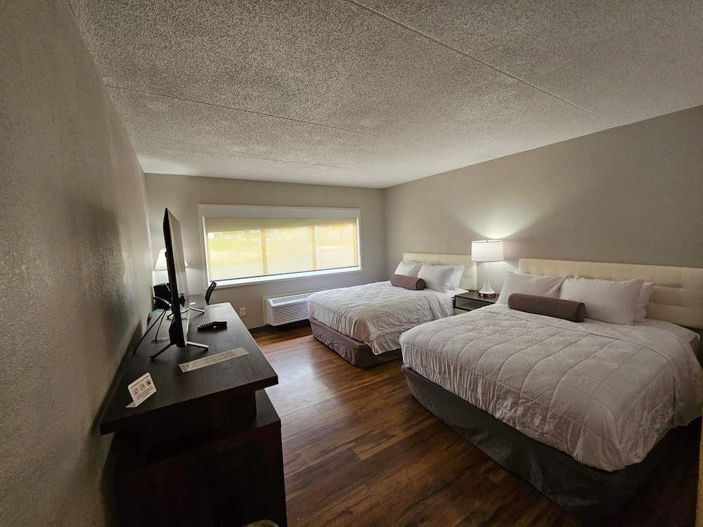 Room, 2 Queen Beds, Accessible, Non Smoking - Photo 5