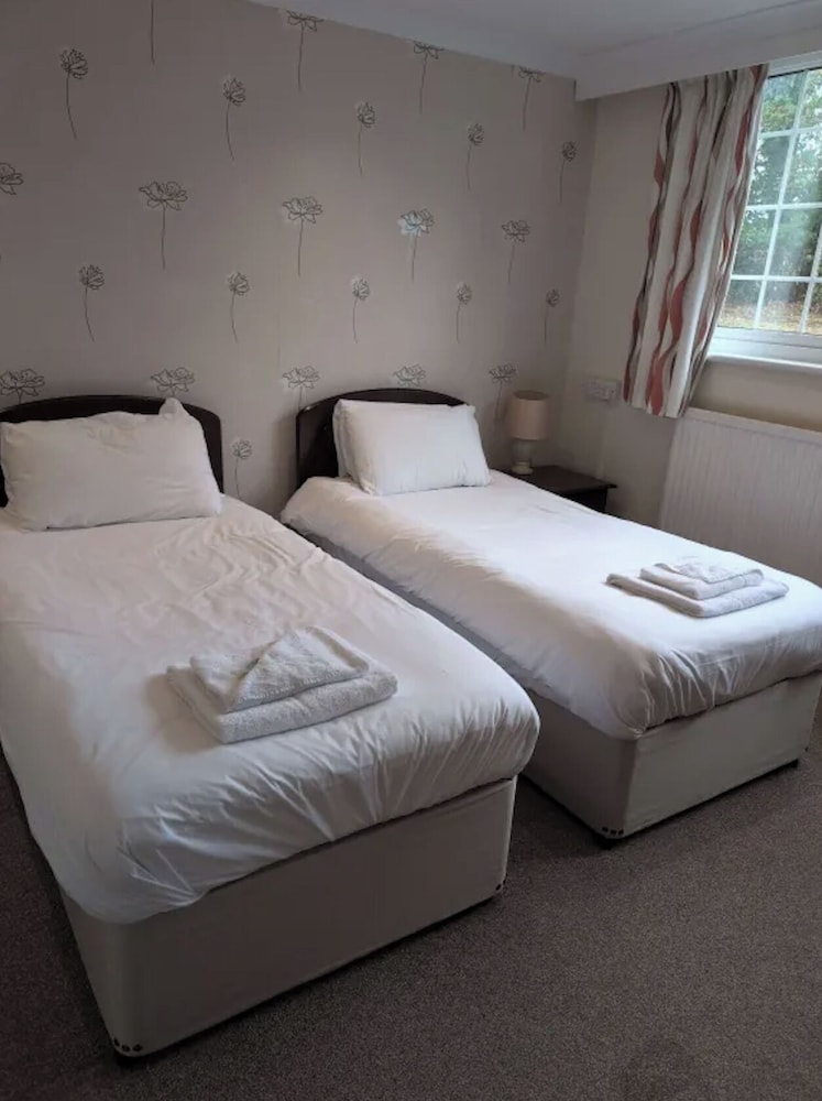 Standard Twin Room - Photo 3