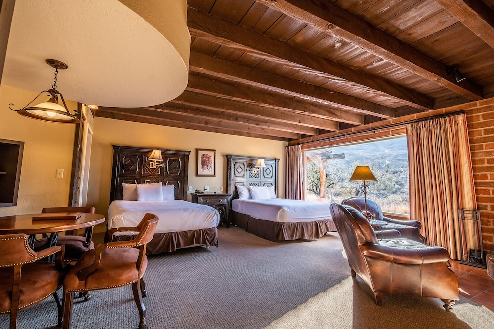 Deluxe Room, 2 Queen Beds (Road Runner Ridge Casita Deluxe 2 Q)