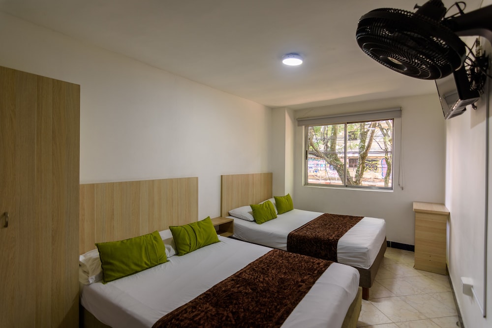 Standard Double Room, 2 Twin Beds - Photo 2