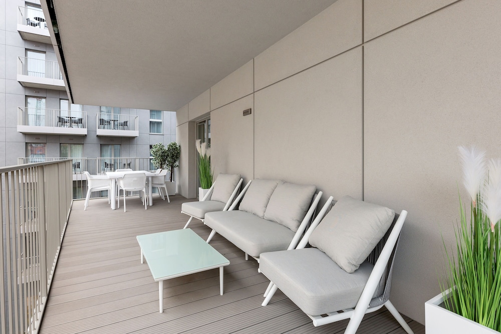 Exclusive Apartment, 2 Bedrooms, Non Smoking - Photo 2