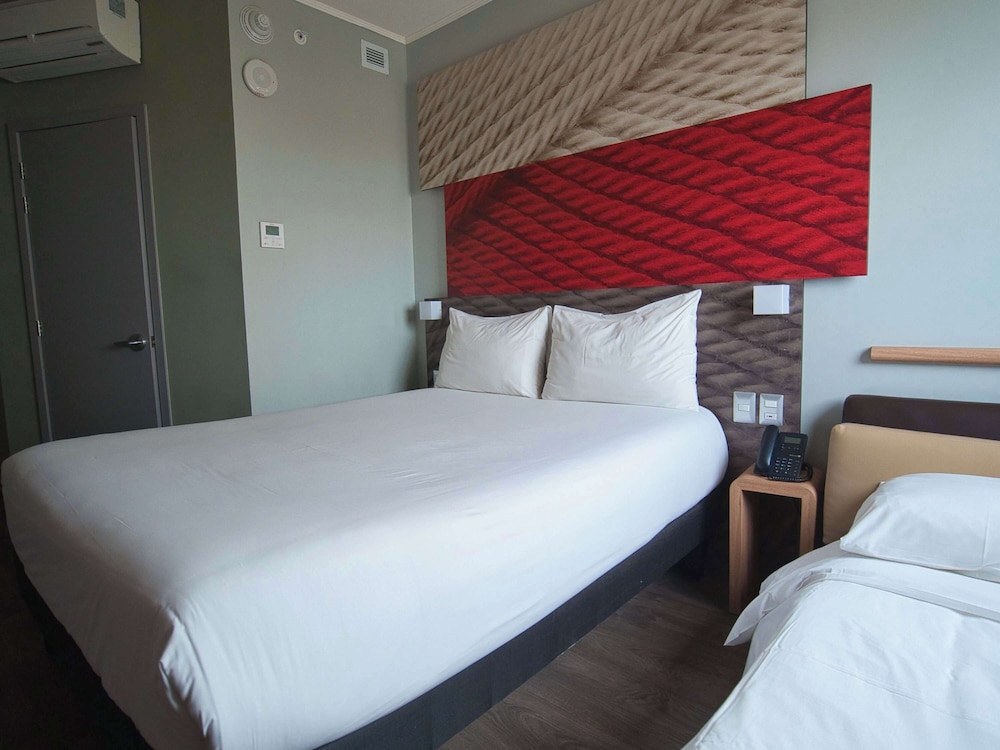 Standard Room, Multiple Beds - Photo 4
