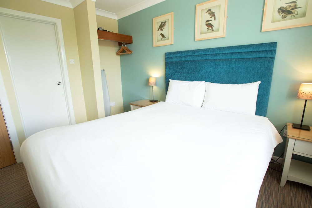 Deluxe Room, 1 King Bed, Non Smoking - Photo 7