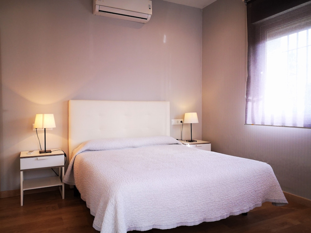 Apartment, Private Bathroom - Photo 2