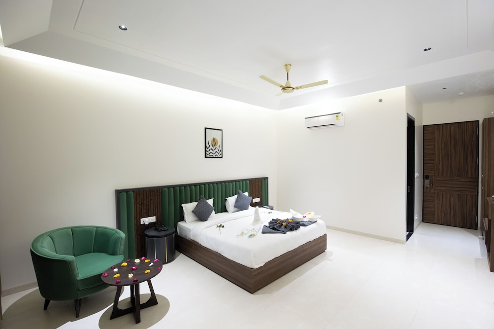 Deluxe Double Room, City View photo 1