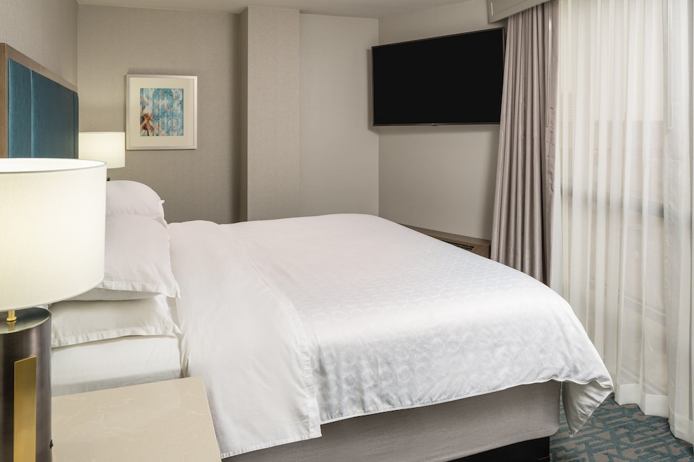 Junior Suite, 1 King Bed - Photo 2