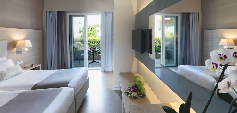 Studio, Garden View