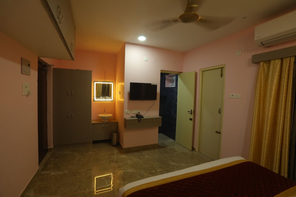 Deluxe Double Room, Balcony, Lake View