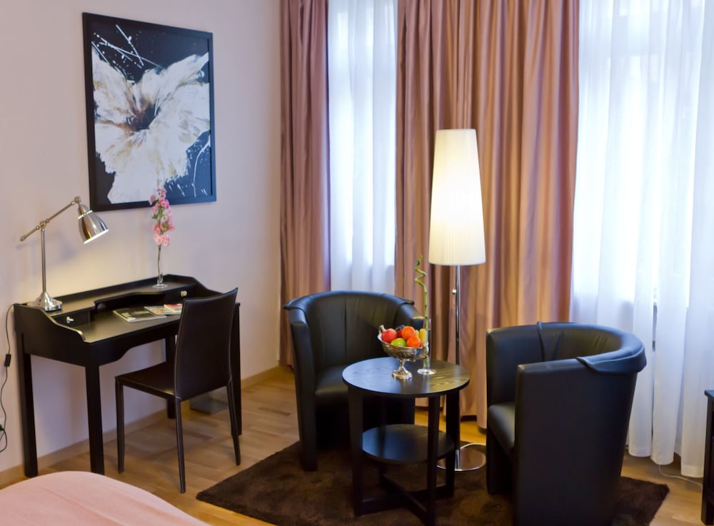 Superior Double Room, Private Bathroom, City View - Photo 12