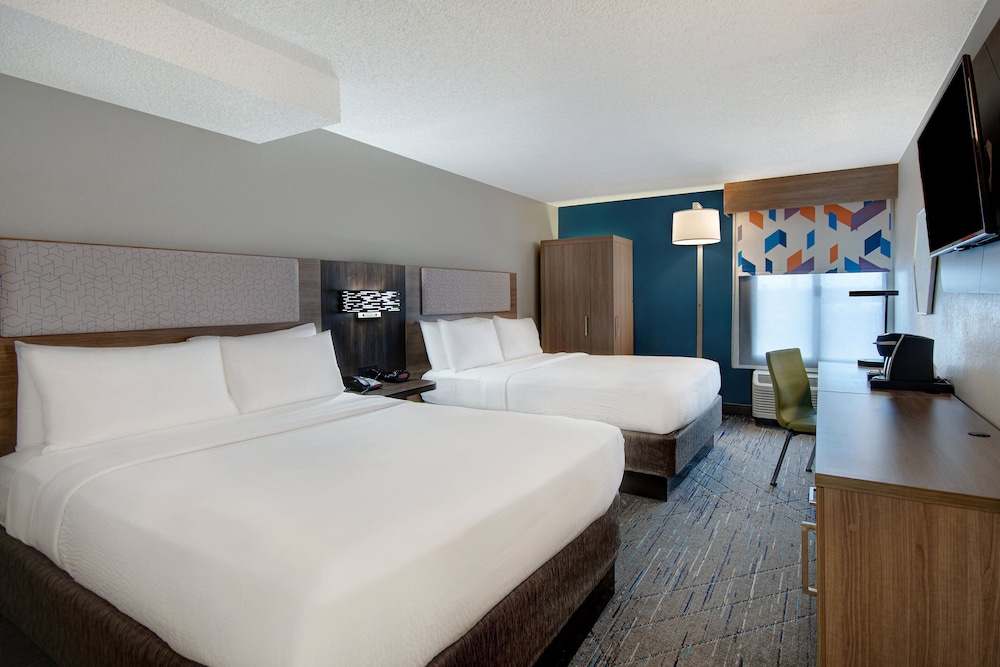Standard Room, 2 Queen Beds, Accessible (Communication) - Photo 6