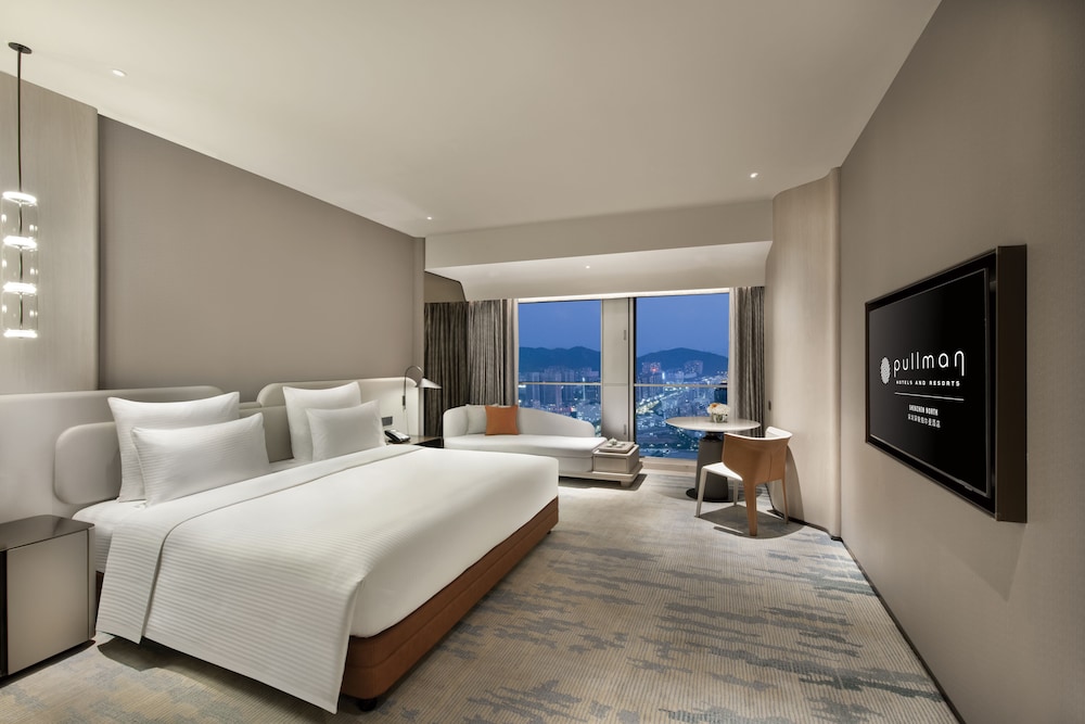 Premium Room, 1 King Bed photo 1