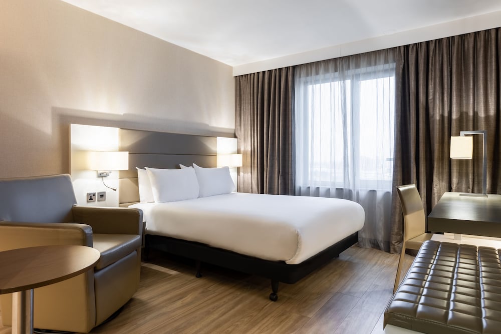 Superior Room, 1 Queen Bed - Photo 3