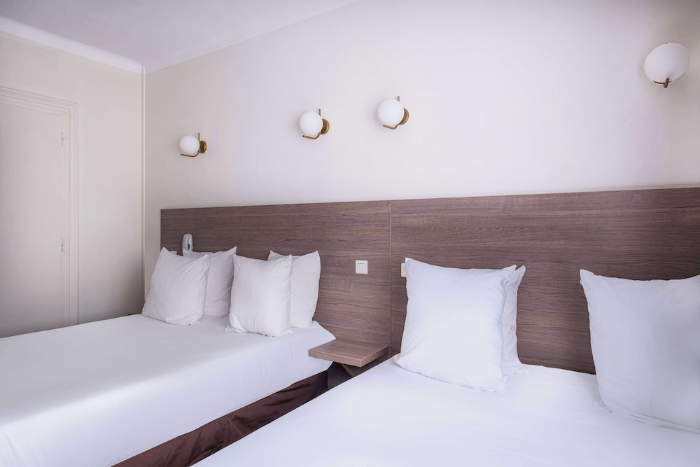 Standard Room, Multiple Beds, Non Smoking, photo 6