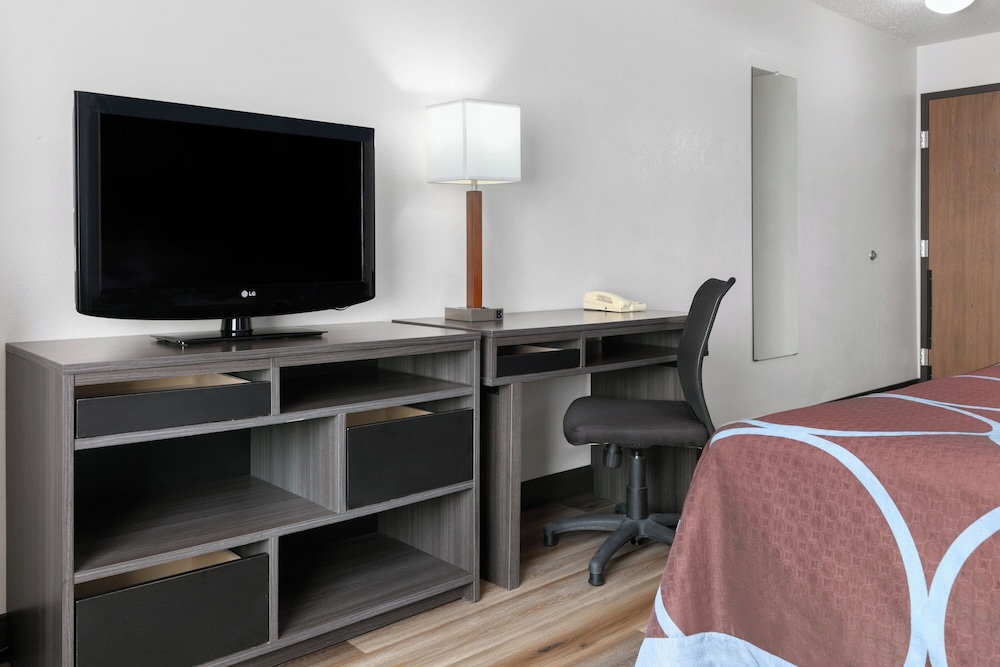 Business Room, 1 King Bed, Non Smoking - Photo 8