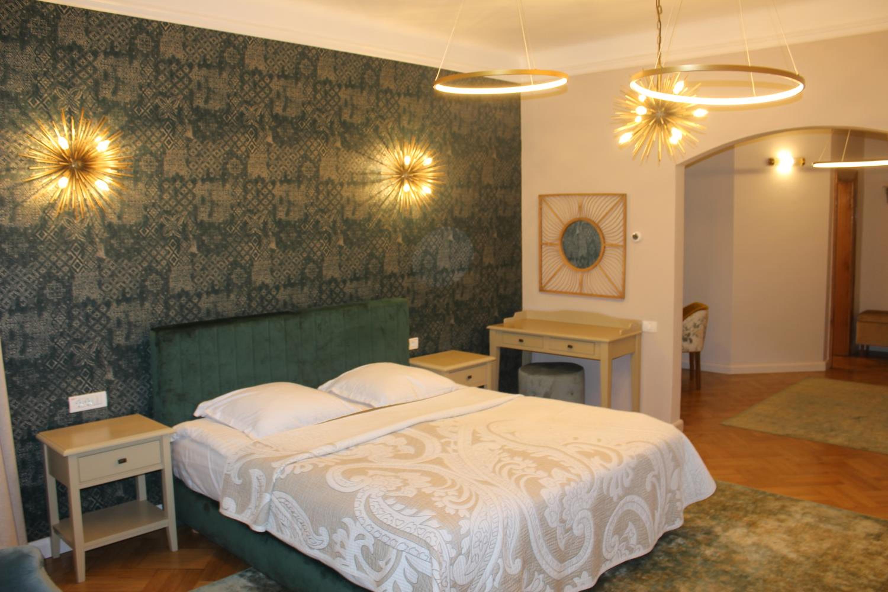 Standard Suite upper floors no elevator photo 1