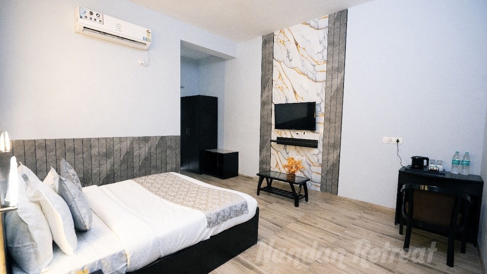 Deluxe Double Room, Garden View