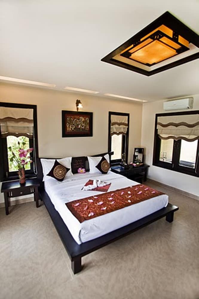 Beach Front Bungalow photo 2