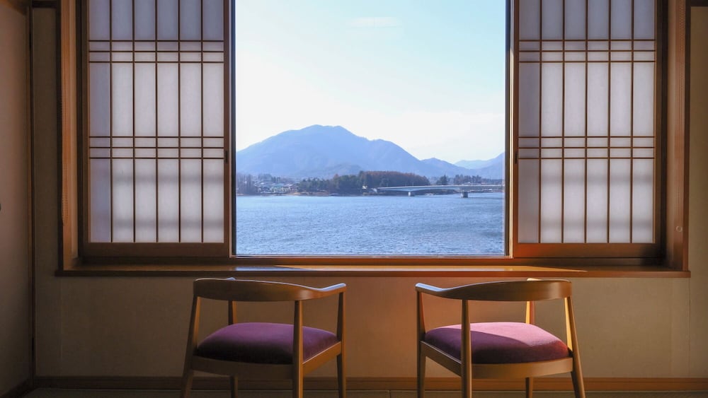 Traditional Room, Lake View