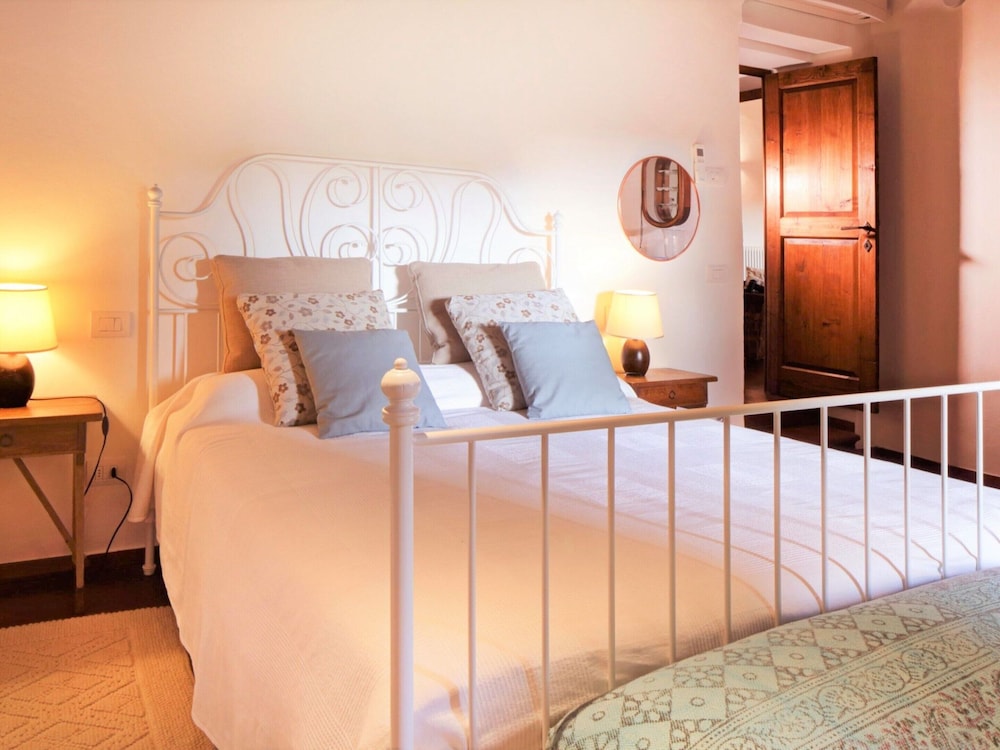 Villa photo 1