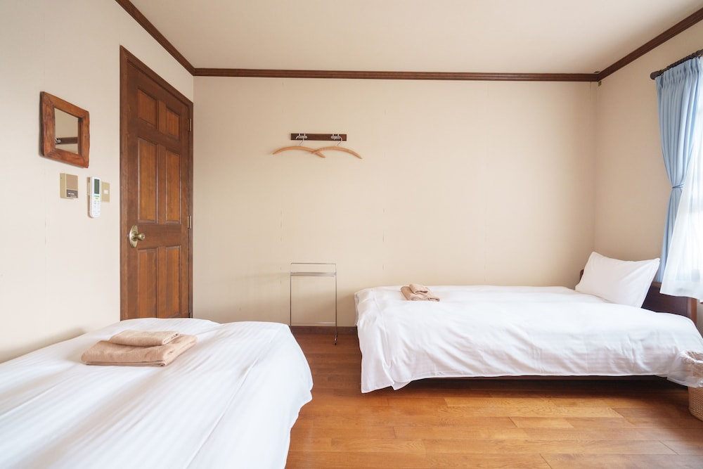 Deluxe Triple Room, Shared Bathroom photo 1