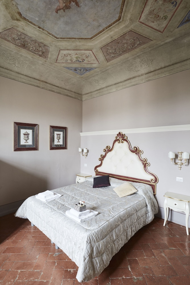 Standard Double or Twin Room photo 1