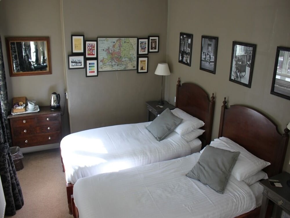 Superior Double Room, Ensuite, Garden View (Available As Twin), photo 6