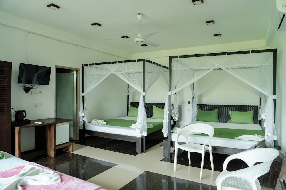 Superior Room, Pool View photo 1