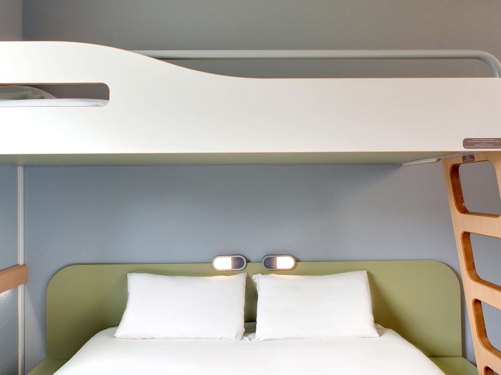 Triple Room, Multiple Beds - Photo 3