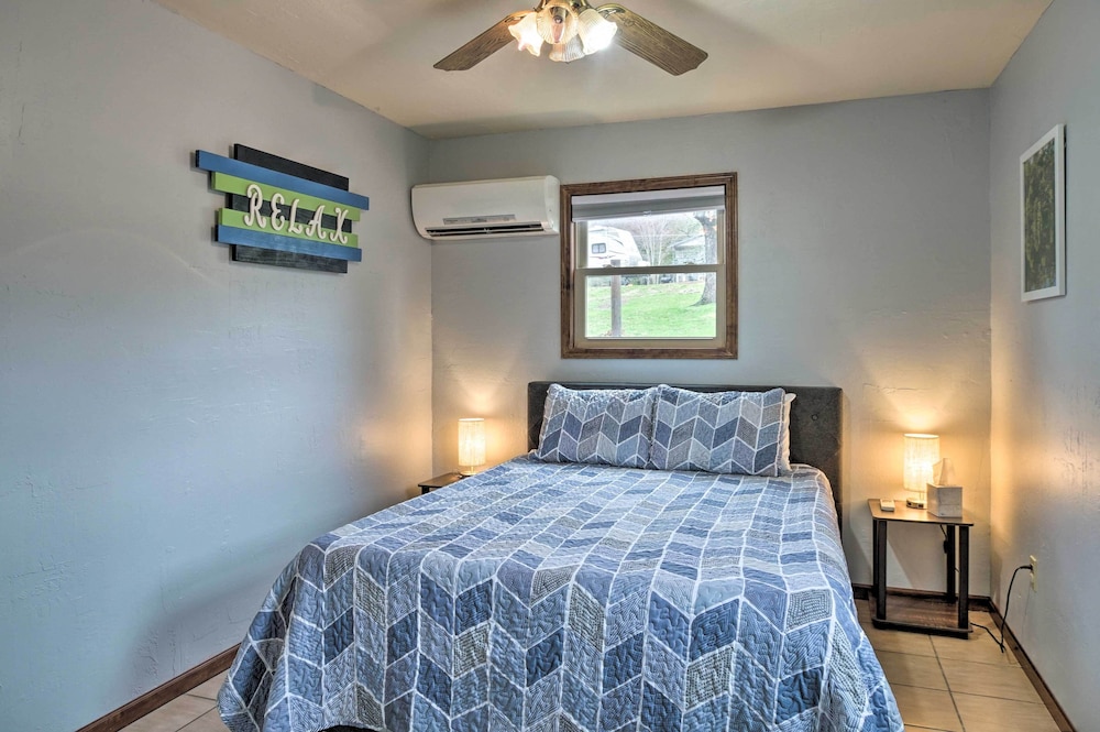 House (2 Bedrooms) photo 2