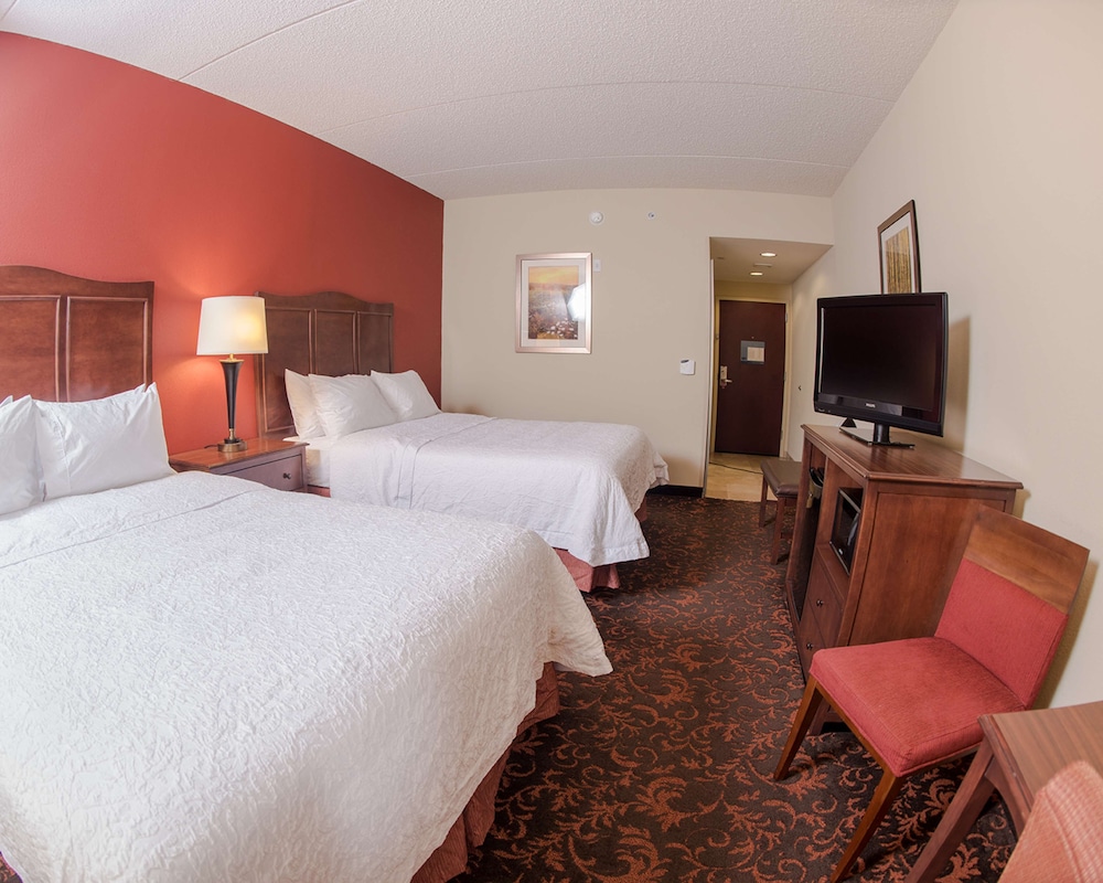 Two Queen Beds, Non-Smoking, Accessible - Photo 2