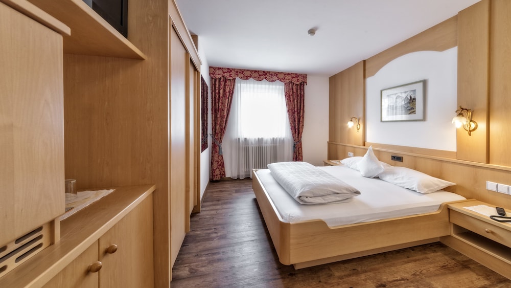 Exclusive Suite, 1 Bedroom, Poolside photo 3