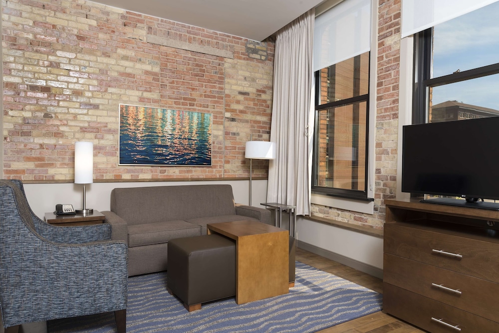 Suite, 2 Queen Beds, Non Smoking, City View photo 1