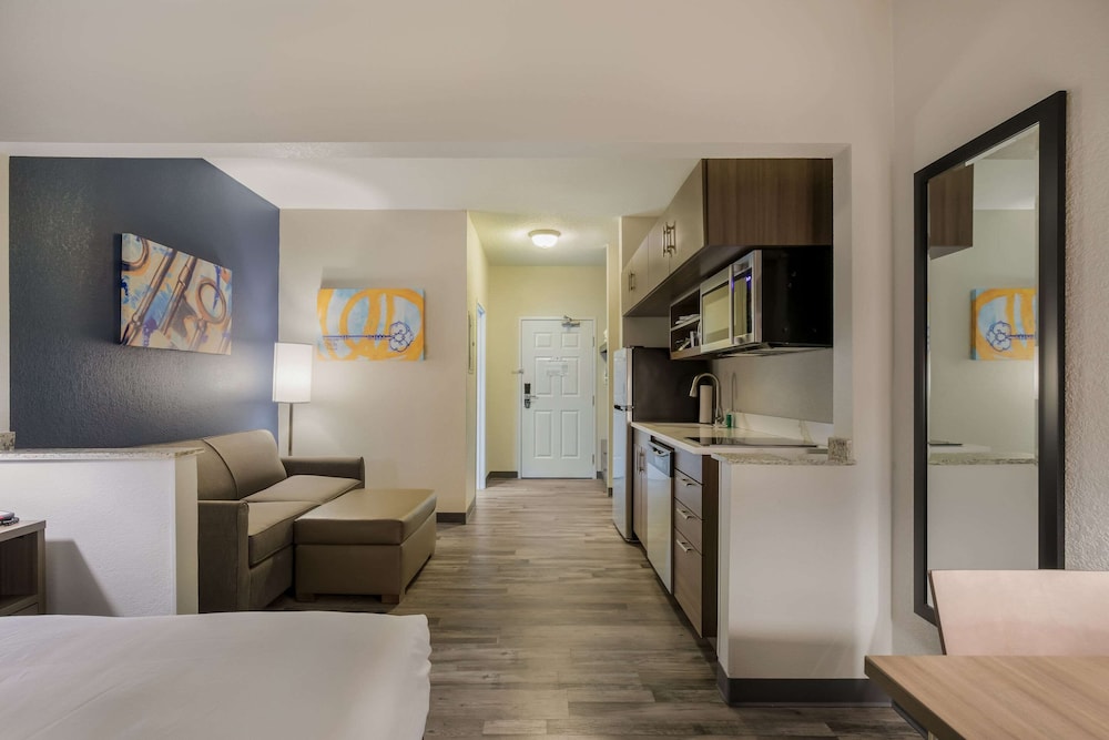 Suite, Multiple Beds, Non Smoking (Efficiency) - Photo 2