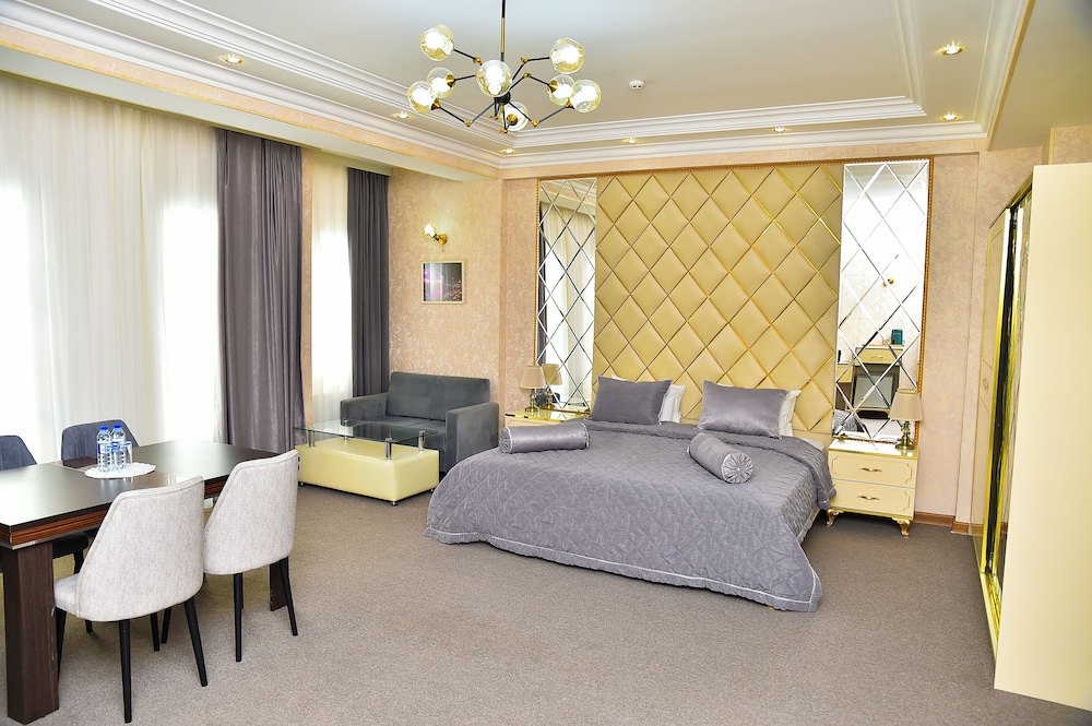 Luxury Room, City View