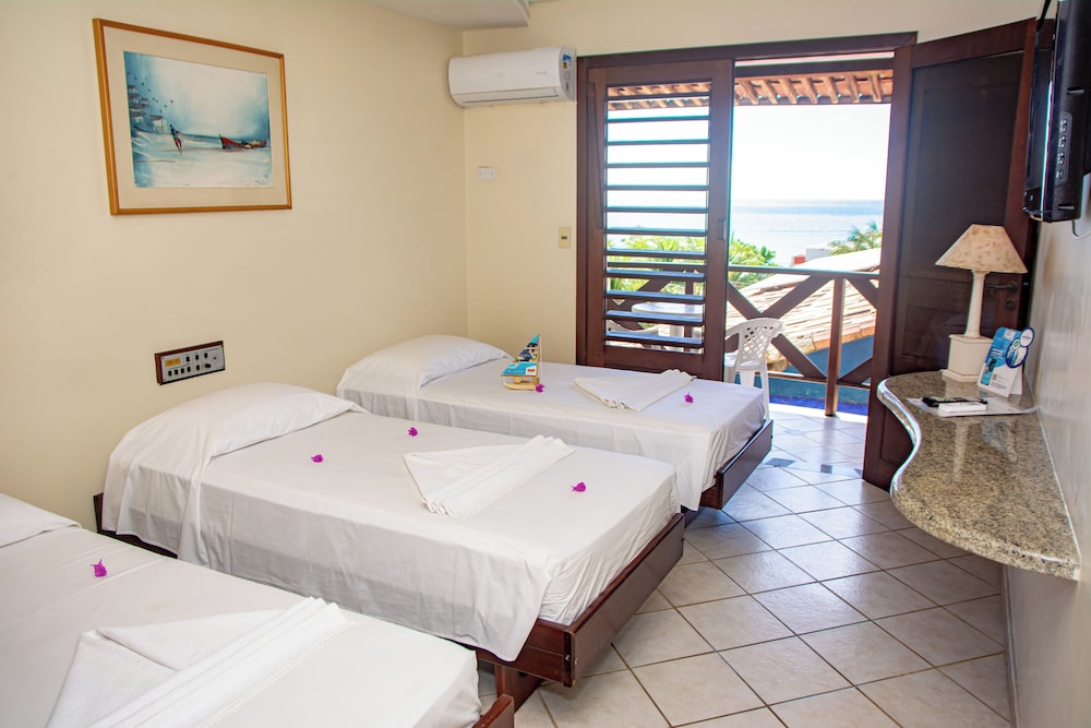 Luxury Triple Room, Pool View