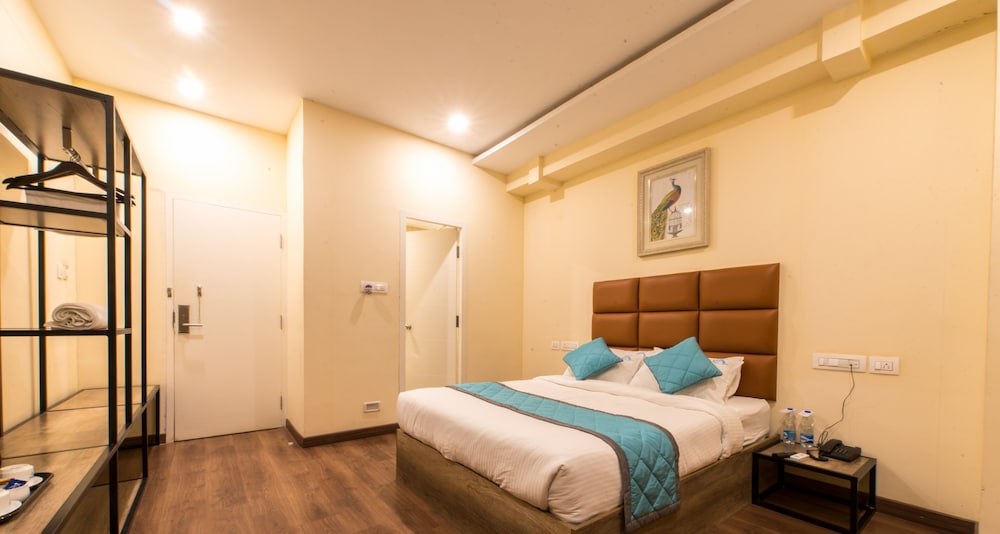 Deluxe Room - Photo 5