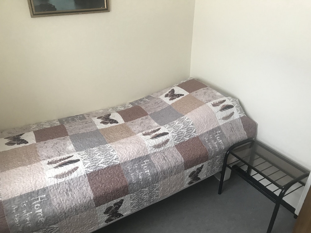 Single Room, Shared Bathroom photo 3
