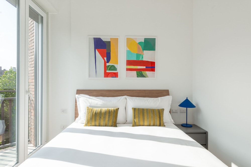 L 1 Bedroom Apartment, Balcony, Sofa Bed photo 1