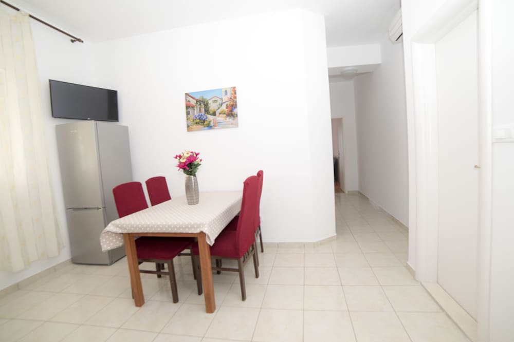 Apartment (A3)