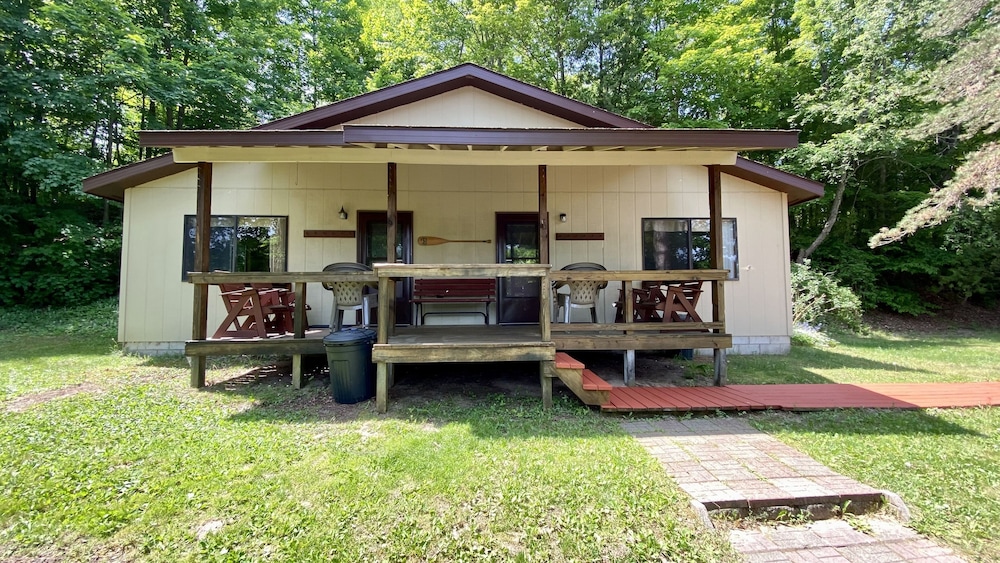 Cabin 8 photo 1