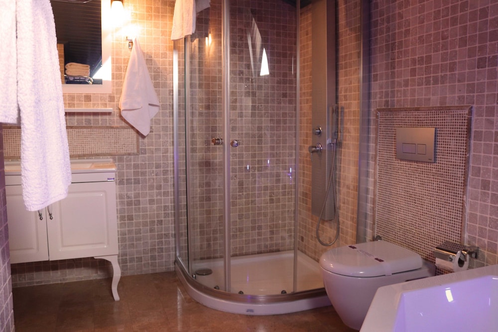 Comfort Loft, 1 Bedroom, Non Smoking, Partial Sea View photo 3