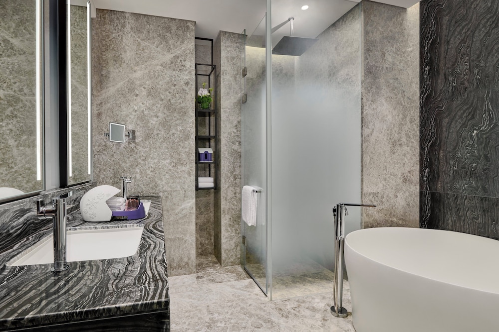 Suite (Paradise)
