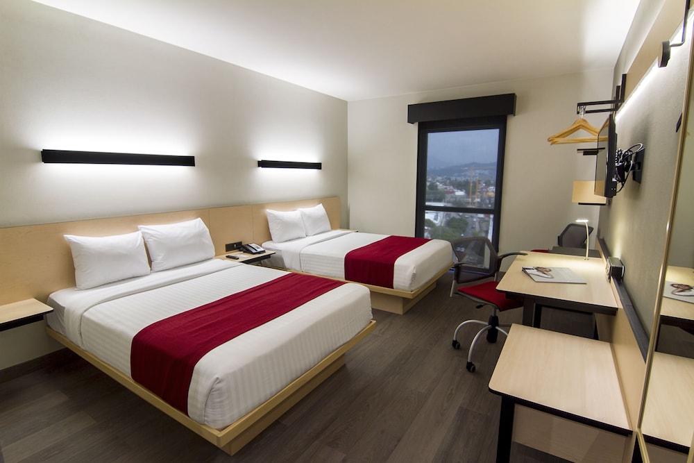 Room, 2 Double Beds photo 3