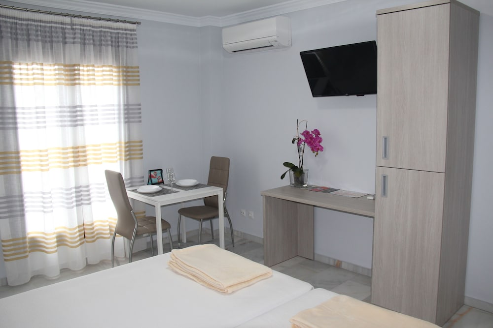 Studio, Sea View