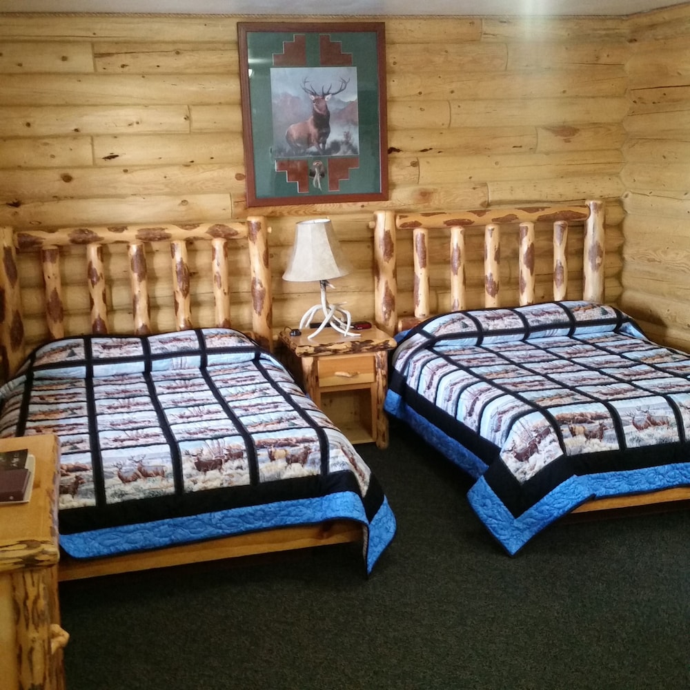 Hunters Lodge photo 1
