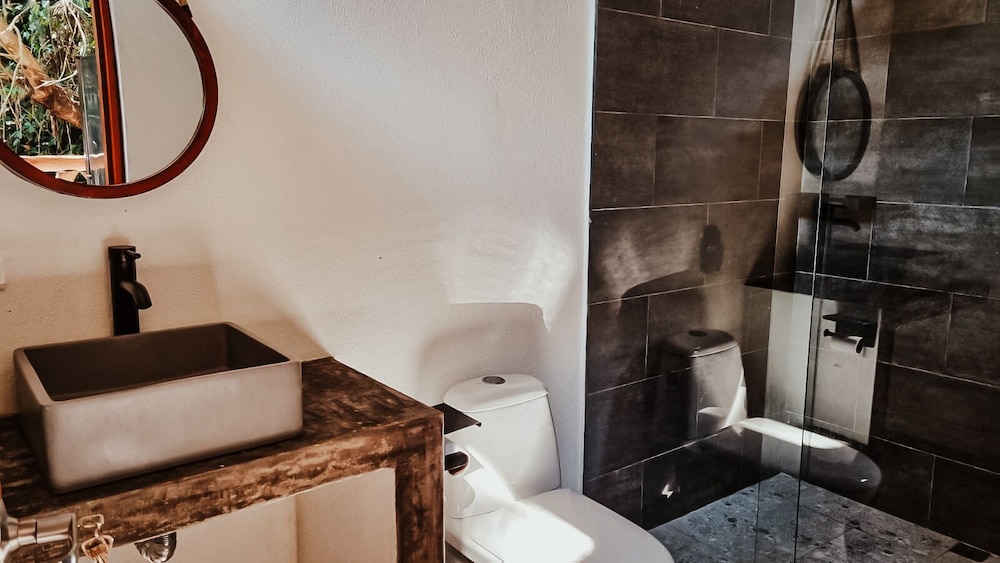 Classic Cabin, Private Bathroom, Mountain View photo 3