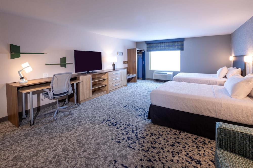 Studio Suite, 2 Queen Beds, Accessible (Roll-In Shower)
