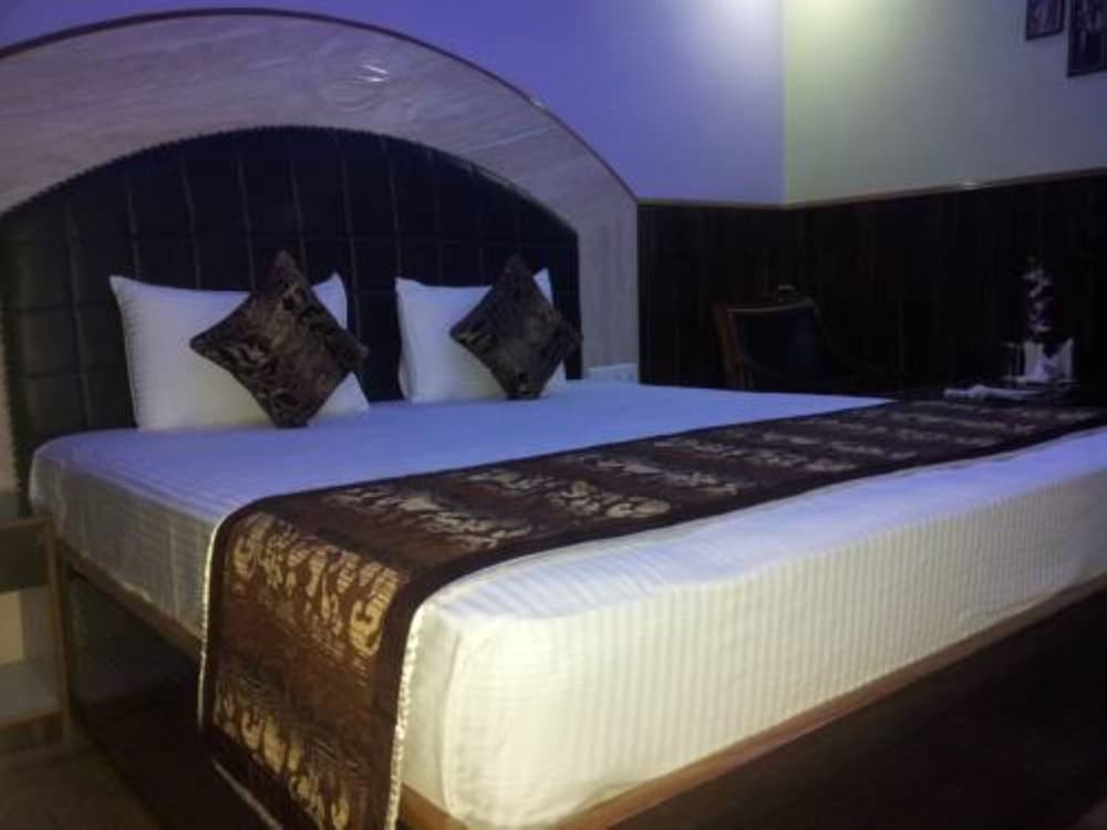 Deluxe Room - Photo 4