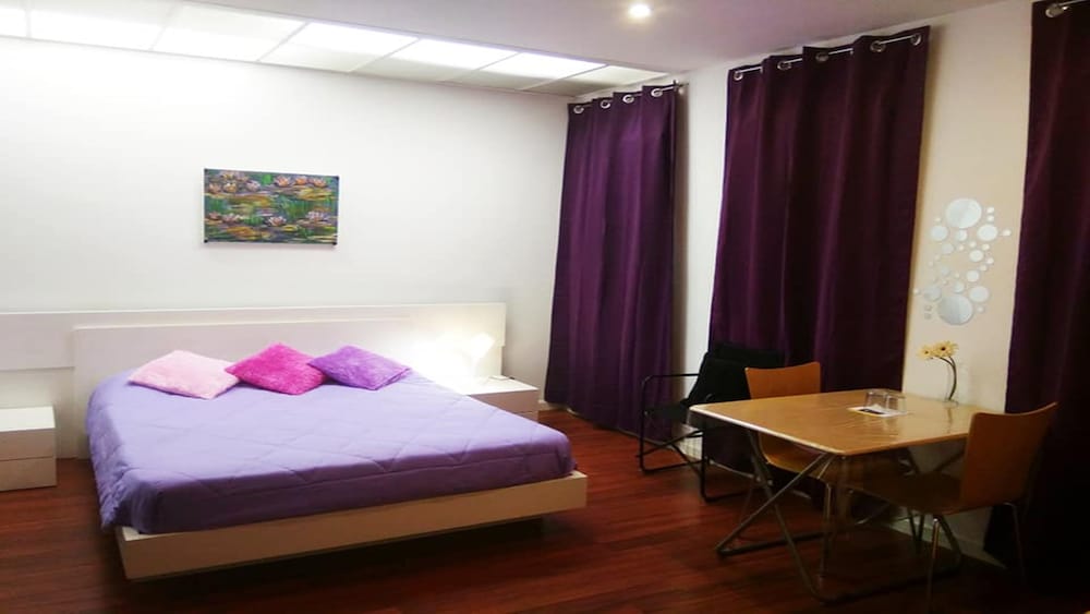 Habitación Familiar, Múltiples Camas, Vista al Patio