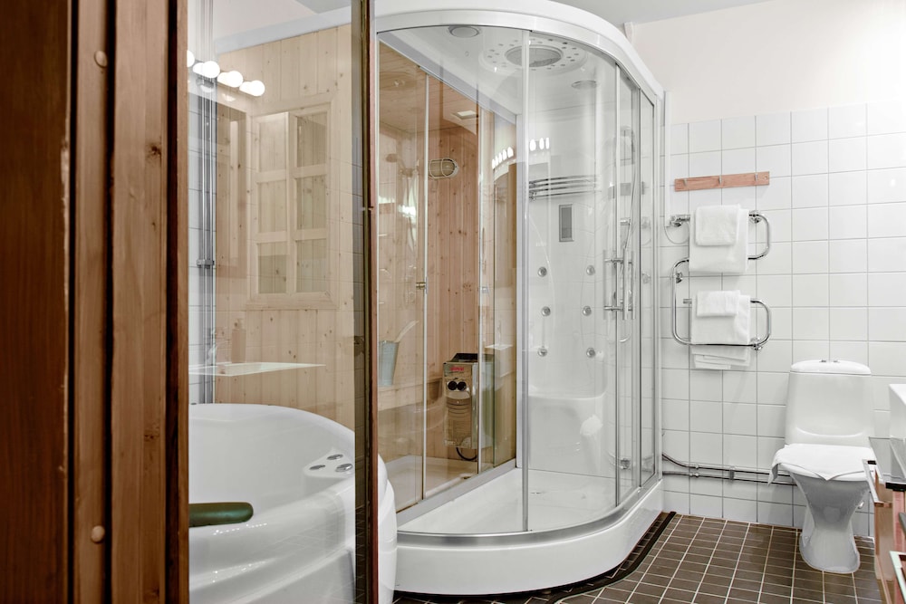 Junior Suite, 1 King Bed, Non Smoking, Jetted Tub